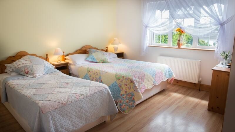 Гостевой дом Shannon Breeze Self - Catering Labbadiha Bridge