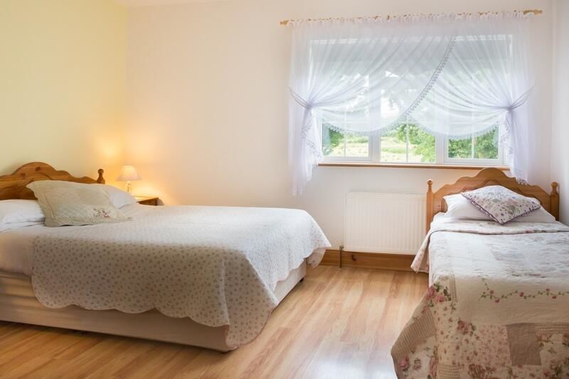 Гостевой дом Shannon Breeze Self - Catering Labbadiha Bridge-21